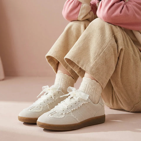 Belinda-K Lace Sneaker