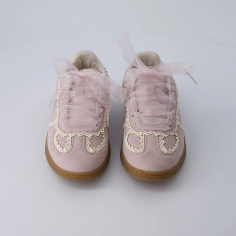 Belinda-K Lace Sneaker